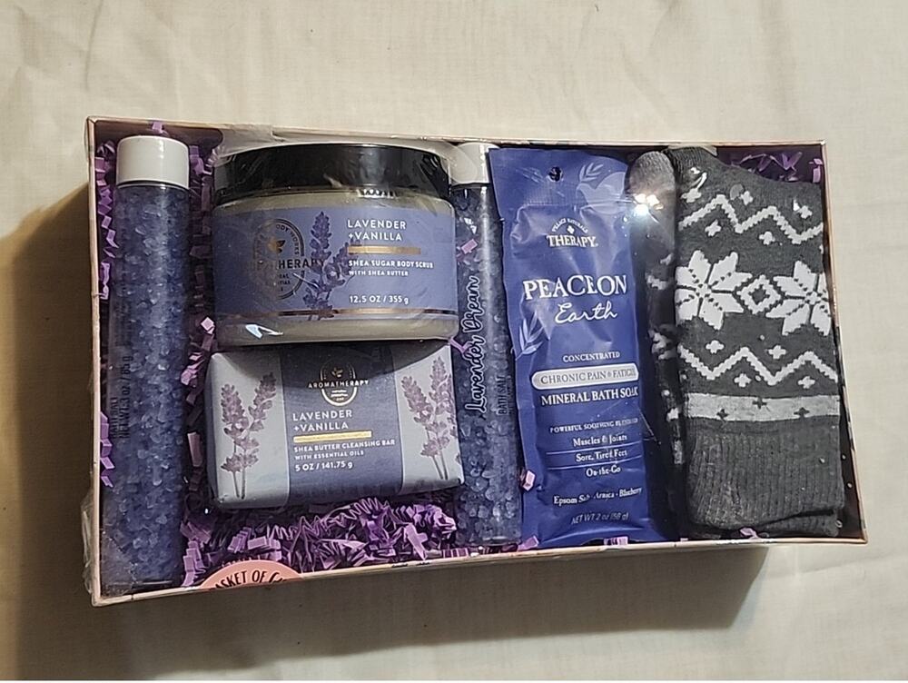 Bath & Body Works Aromatherapy Lavender & Vanilla Gift Set Bar Soap Scrub Socks